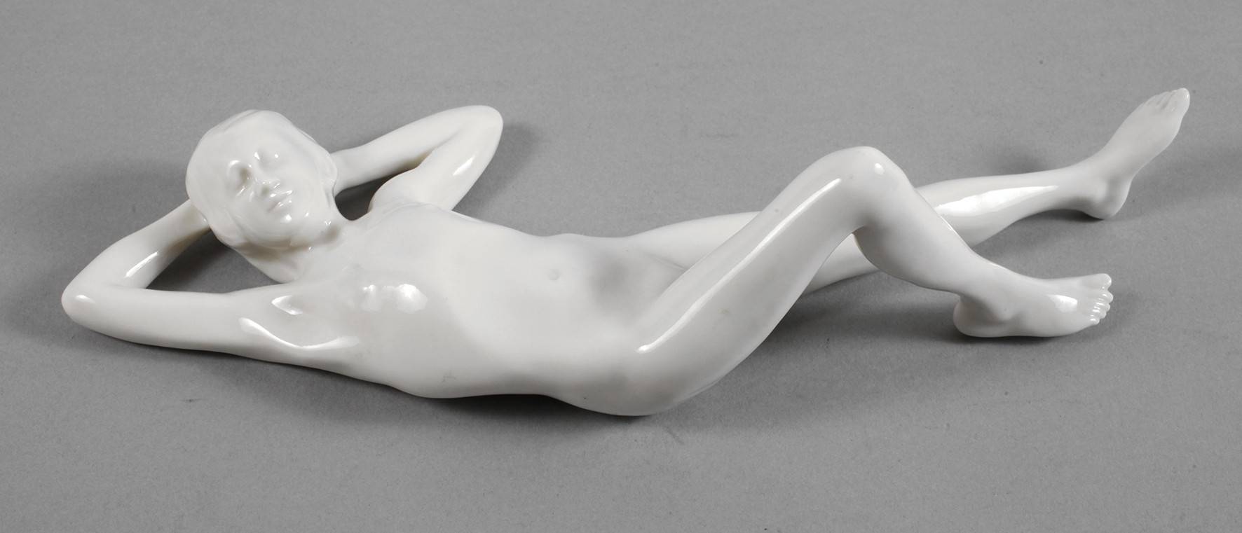 Schwarzburger Werkstätten liegender weiblicher Akt