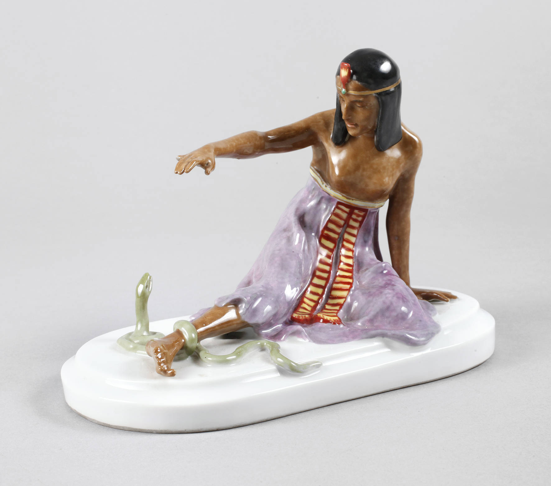 Volkstedt Schlangenbeschwörerin