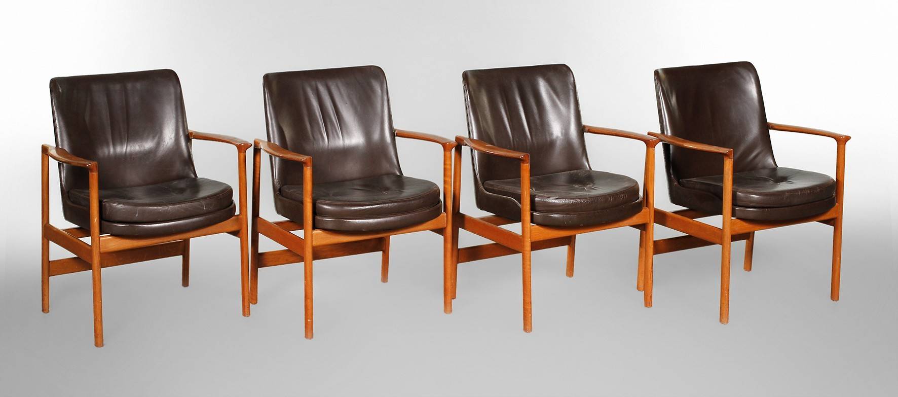 Vier Armlehnstühle Ib Kofod-Larsen