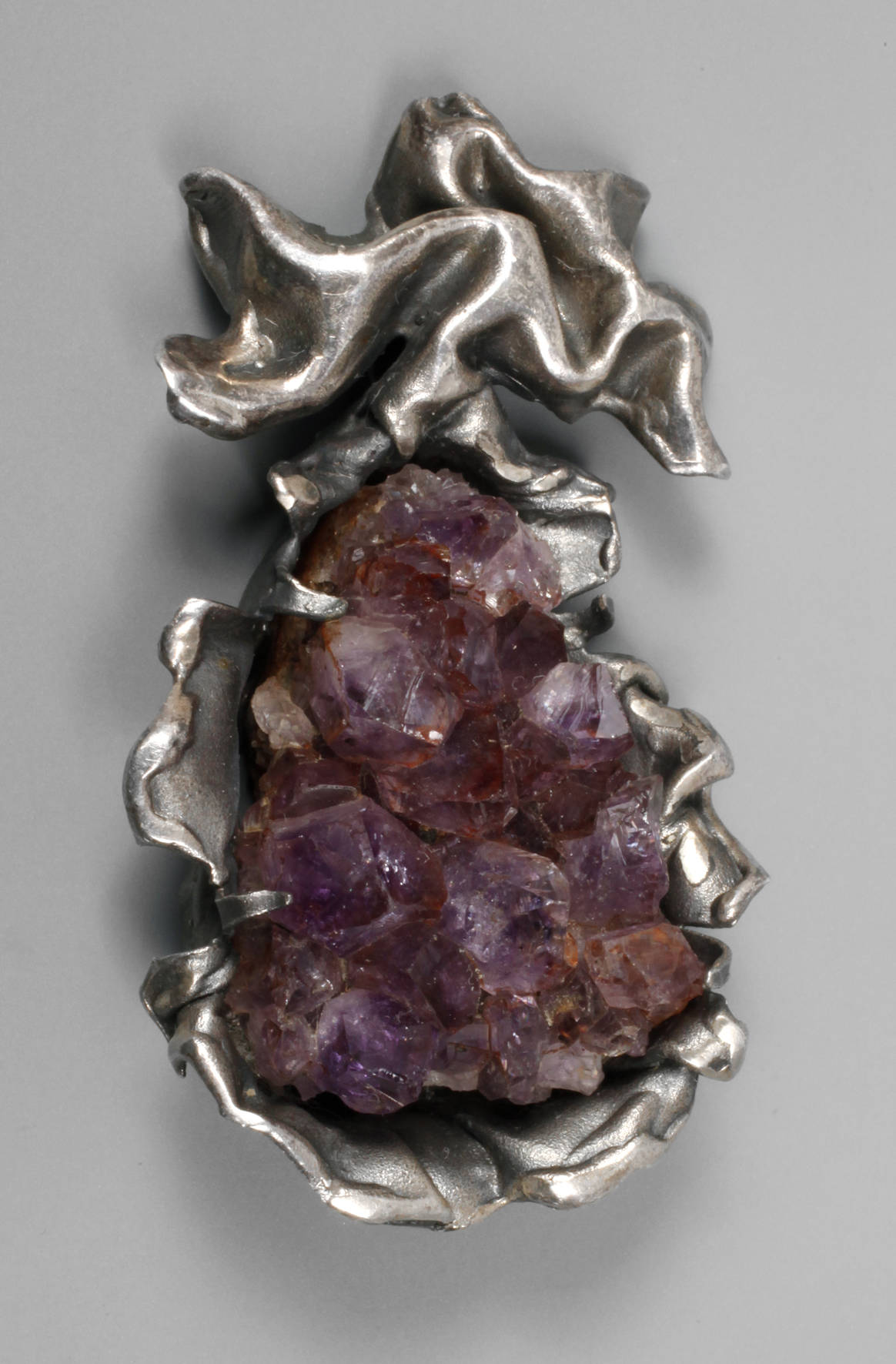 Großer Designanhänger mit Amethystdruse