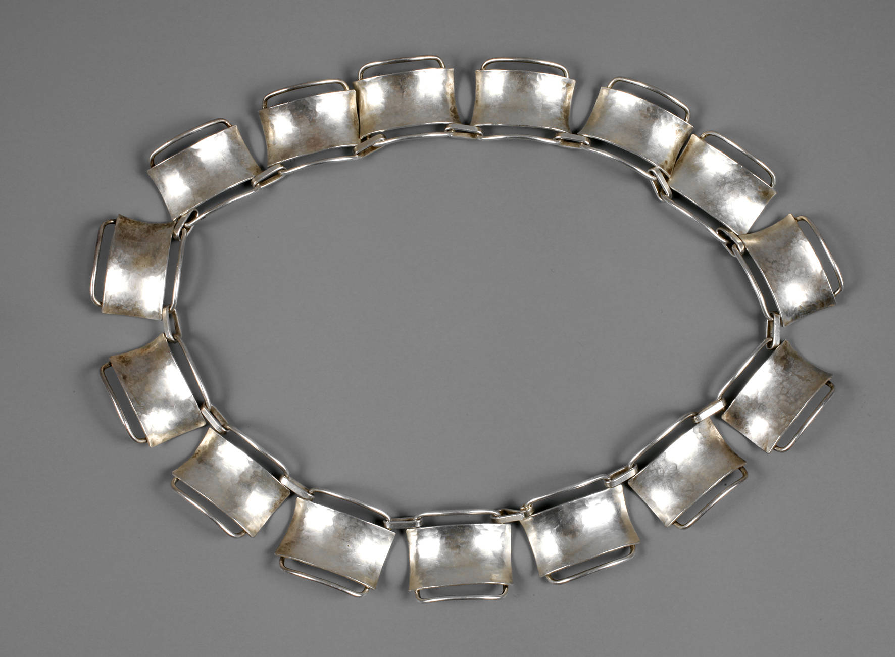 Modernes Silbercollier