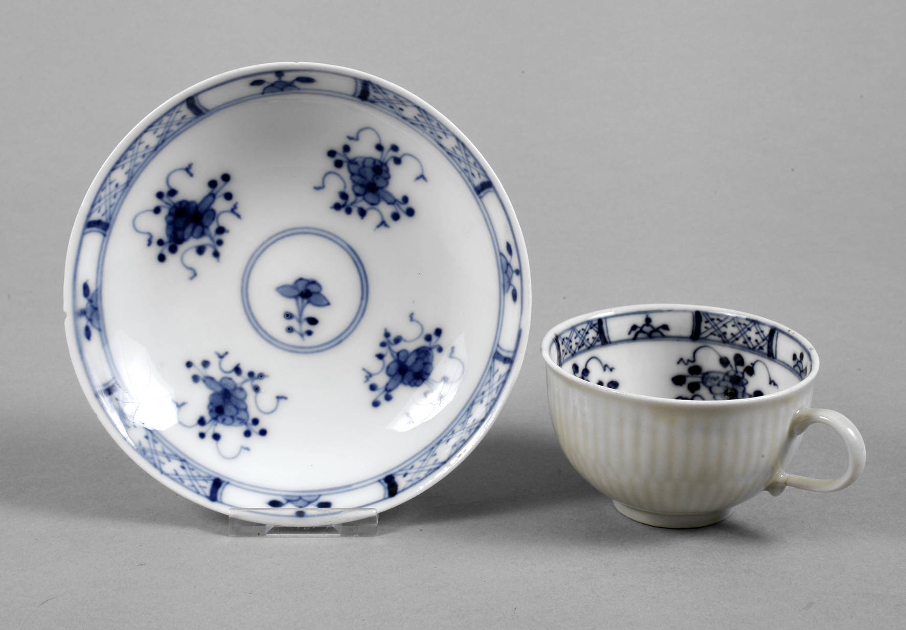 Meissen Tasse mit Untertasse