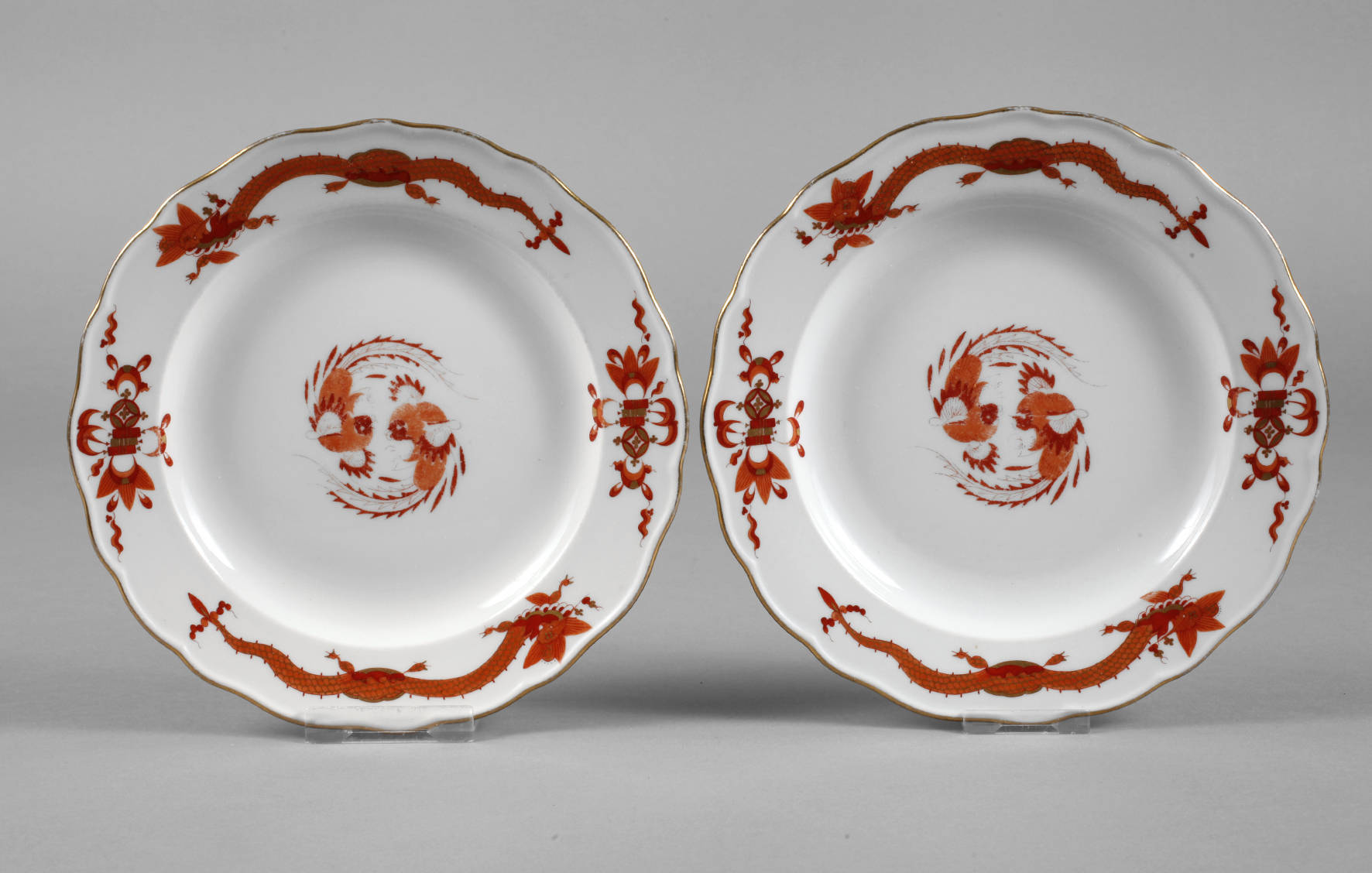 Meissen Zwei Teller roter Drache