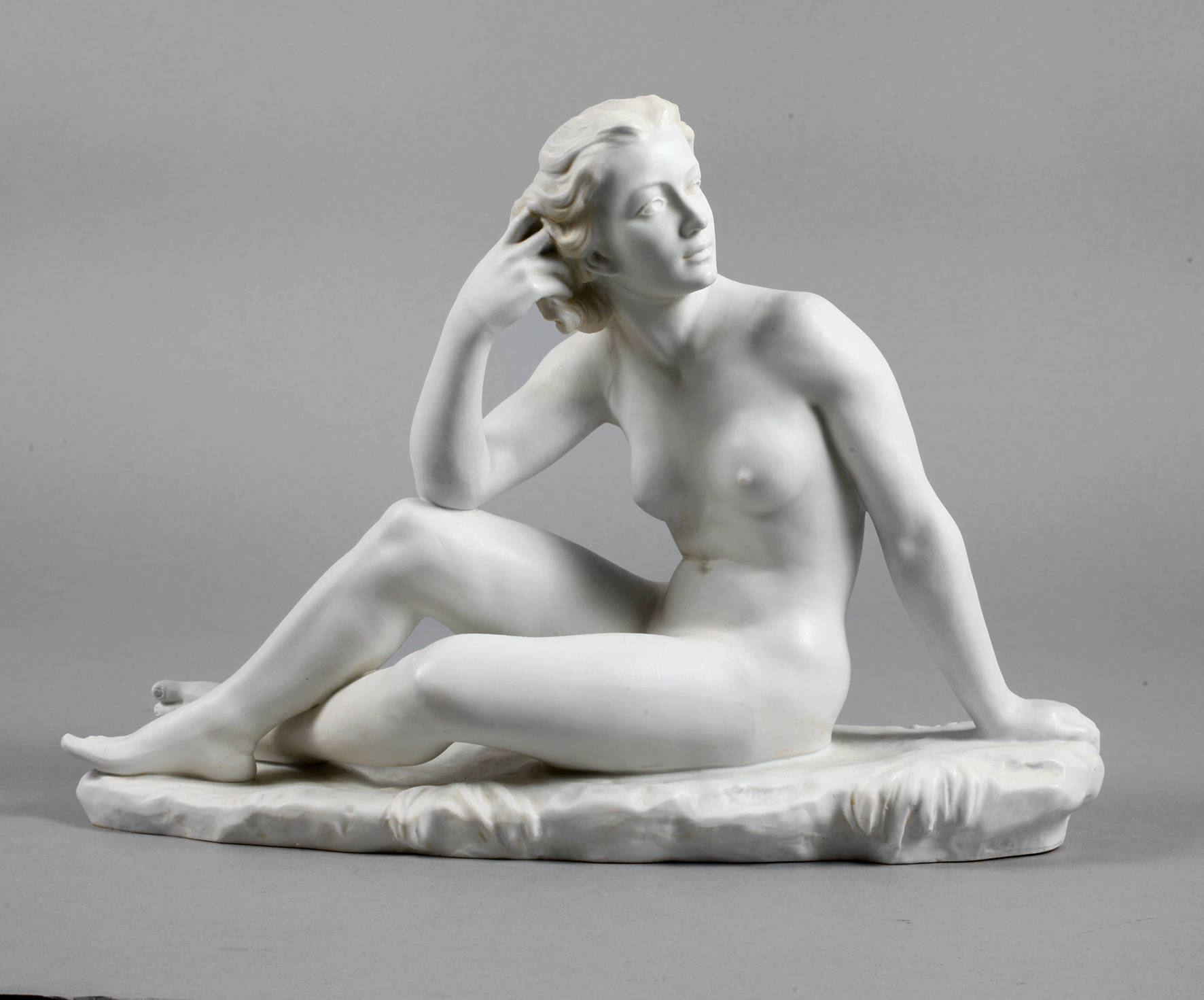 Scheibe Alsbach sitzender weiblicher Akt