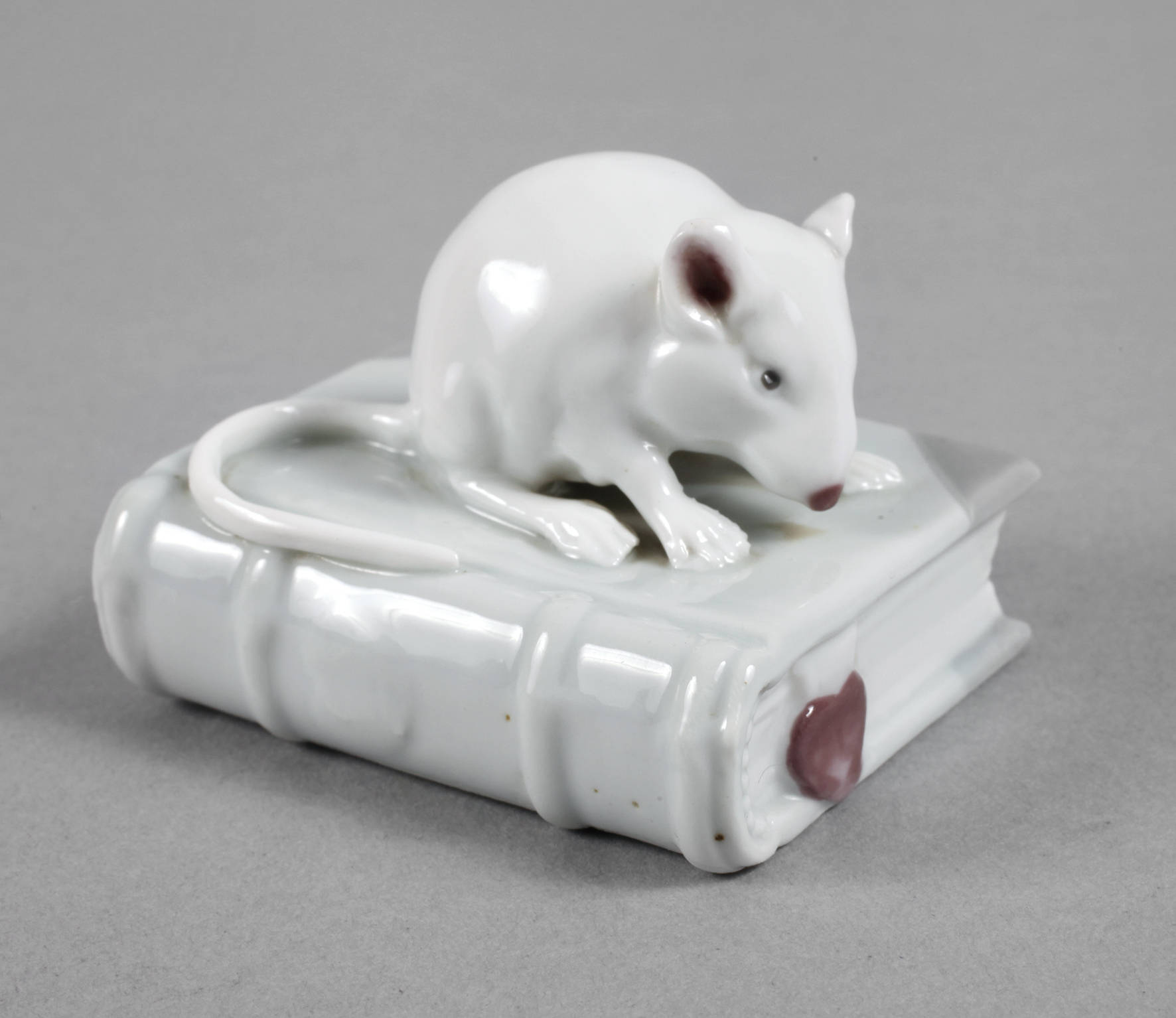 Thüringen Mäuschen auf Buch