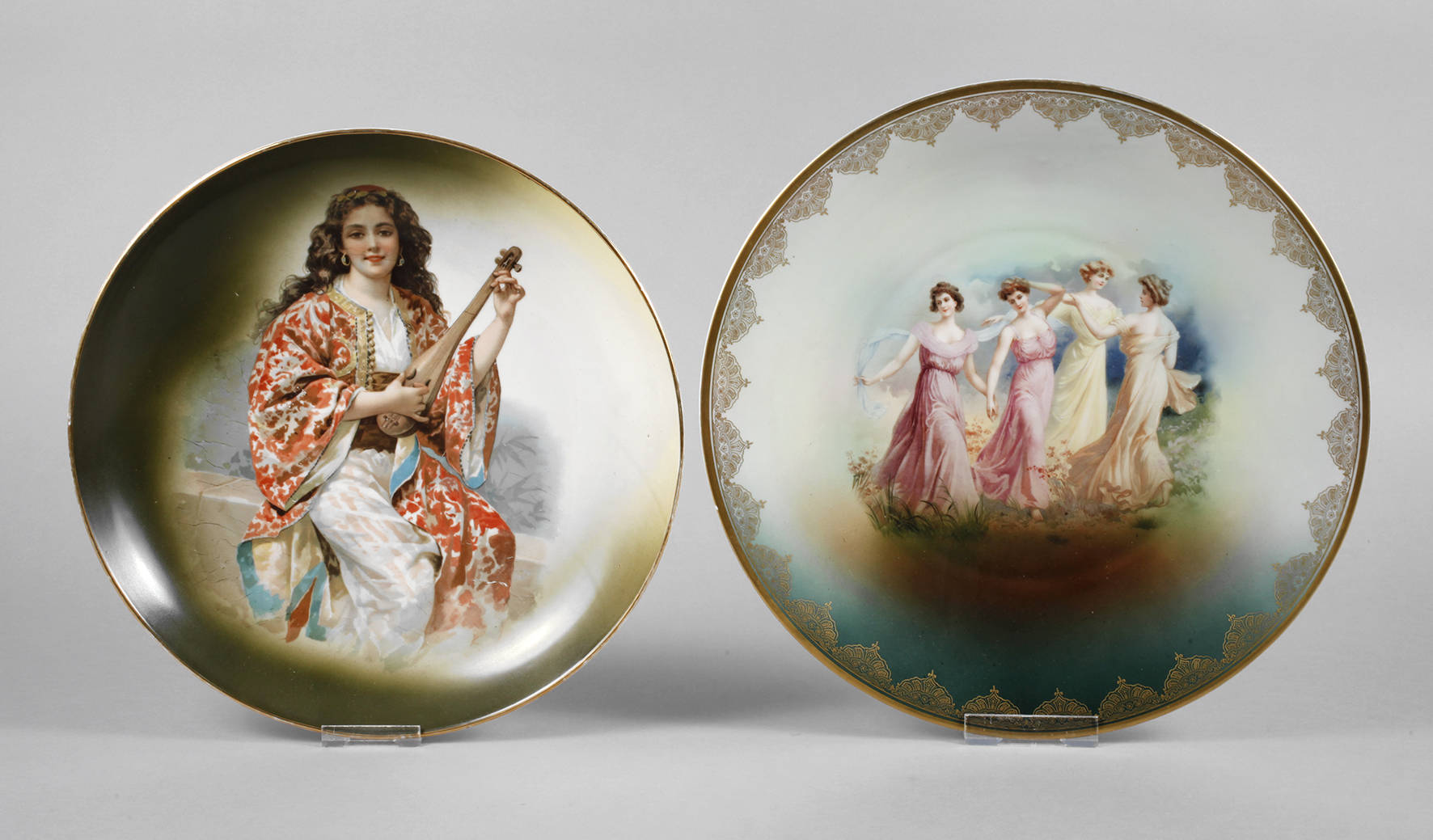 Zwei große Wandteller