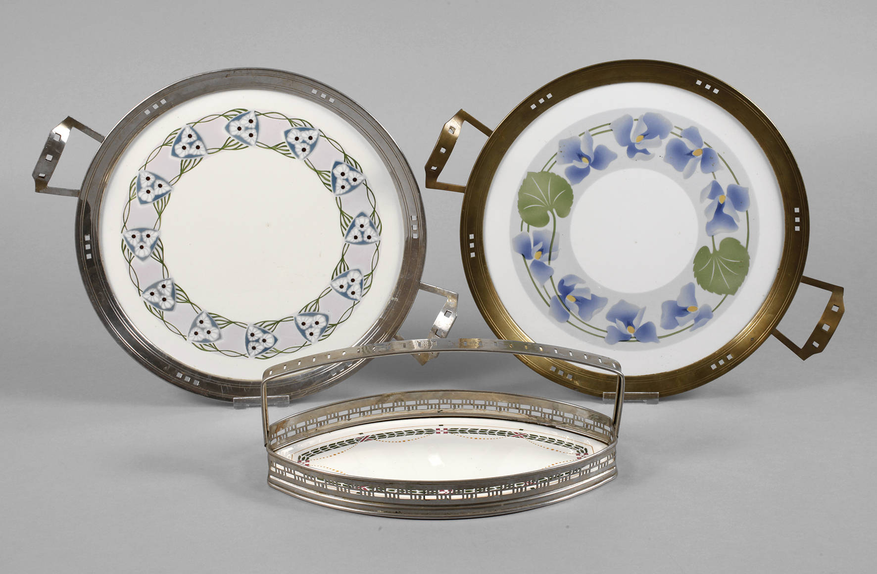 Drei Jugendstiltabletts