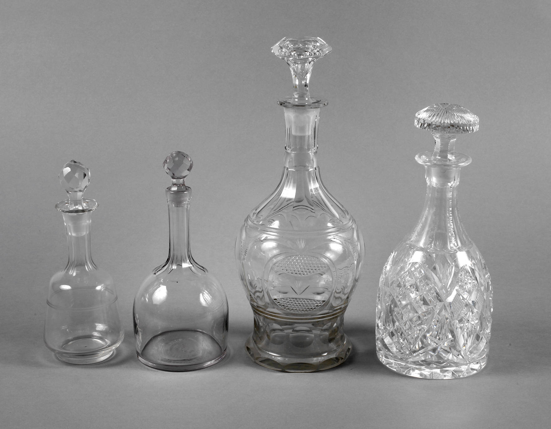 Vier Kristallkaraffen