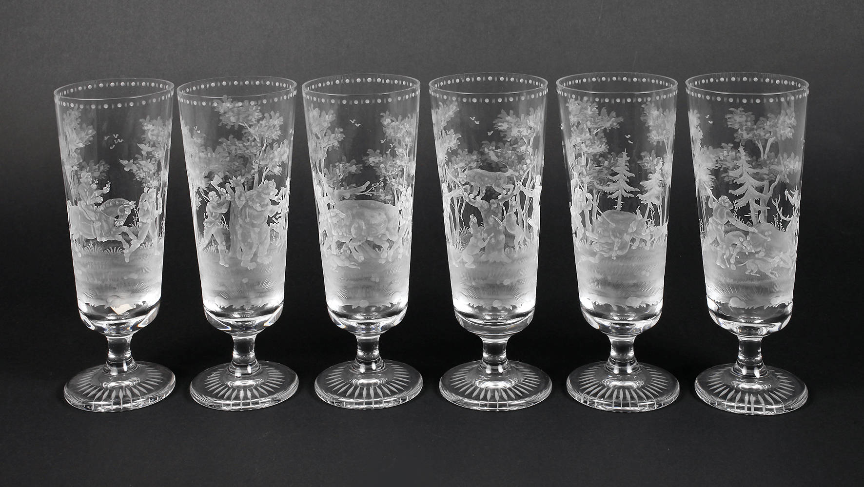 Sechs große jagdliche Gläser