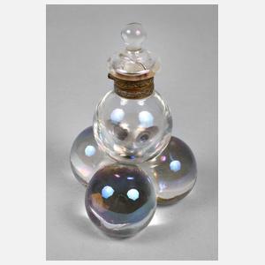 Tintenfass auf Kugelfüßen