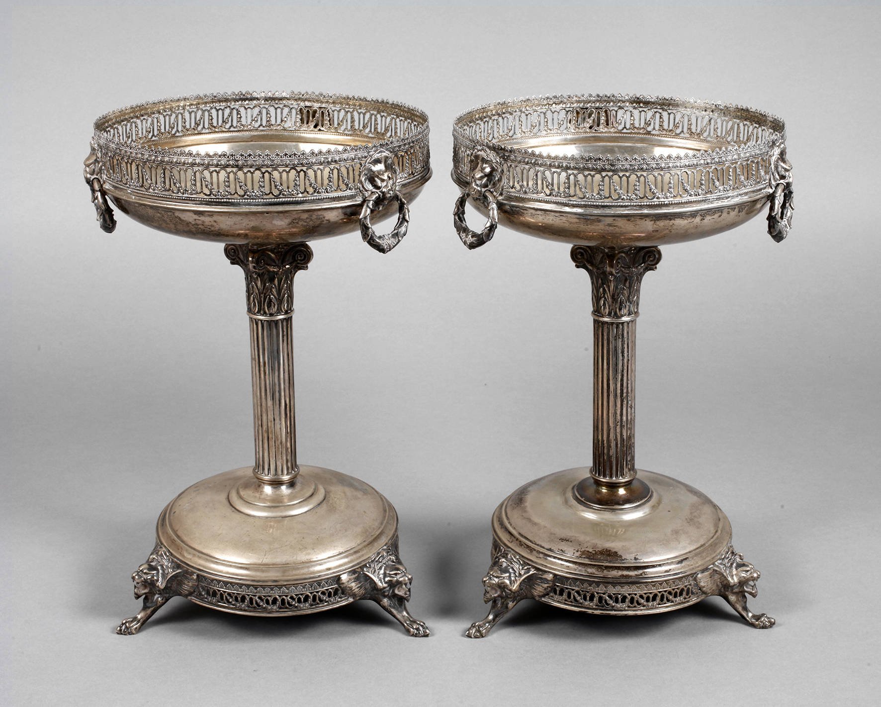 Paar große klassizistische Tafelaufsätze