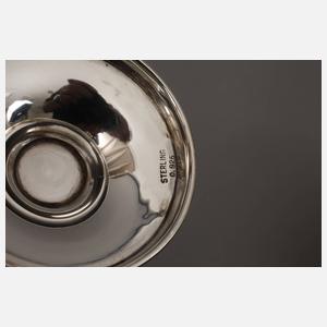 Übergroßes Silberservice