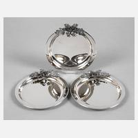 Drei jagdliche Silberteller111