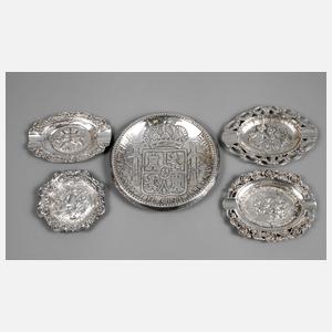 Fünf Silberschälchen