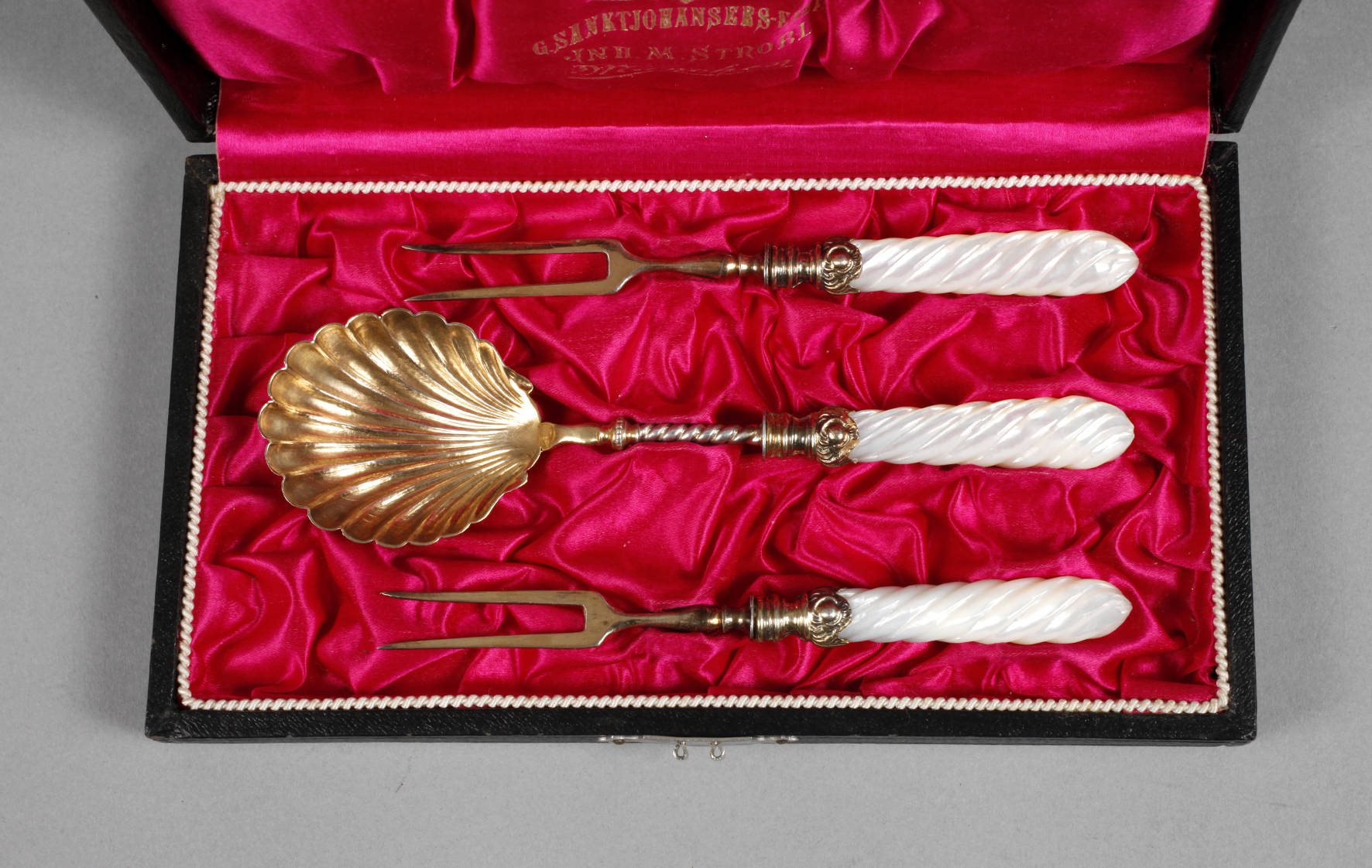 Drei Vorlegeteile Silber im Originaletui