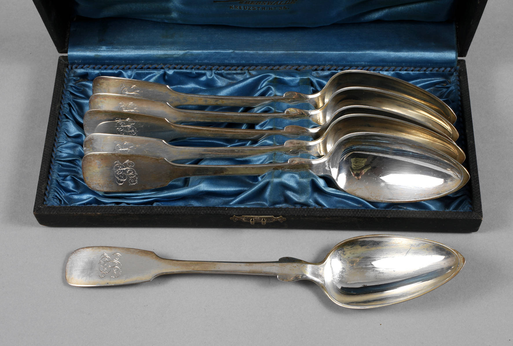 Sechs Speiselöffel Silber