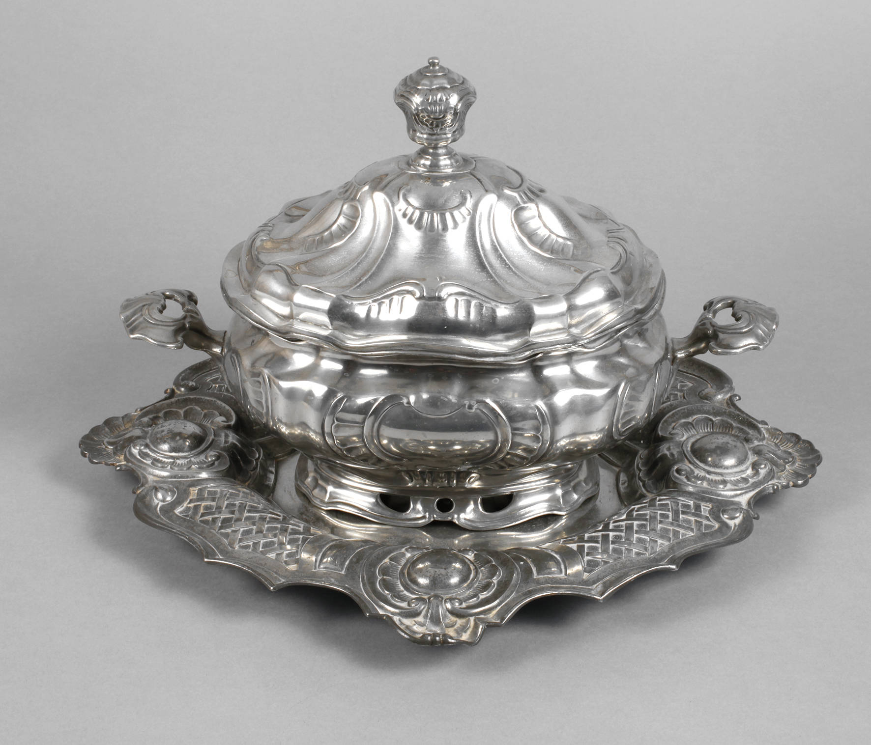 Zinnterrine mit Untersatz