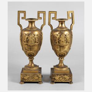 Paar klassizistische Beisteller