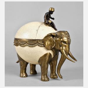 Indischer Bronzeelefant mit Straußeneium