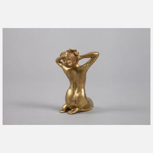 Kleinbronze kniender Akt