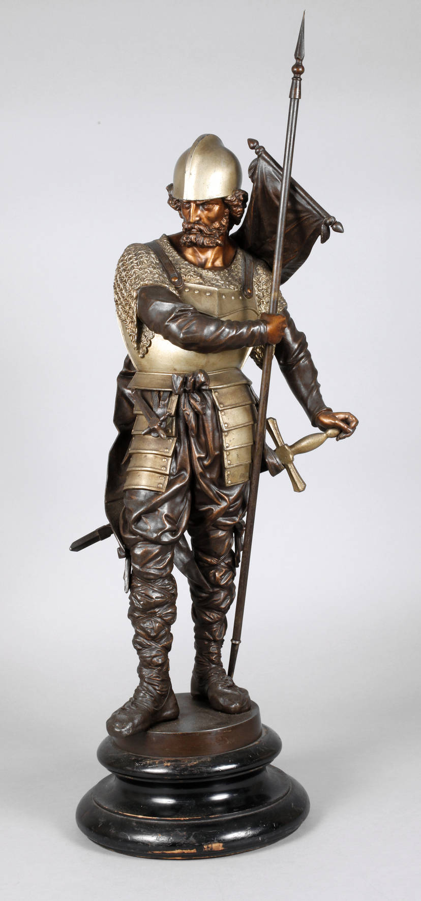 Ritterplastik Fahnenträger