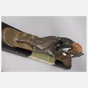 Mennevile Art Déco Mädchen mit Ziege