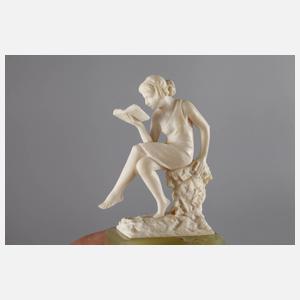 Ferdinand Preiss kleine Elfenbeinfigur ”Lesende”