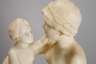 Daniel Greiner, Alabasterfigur Mutter mit Kind
