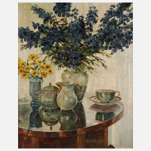 Hans Schneider, Stillleben mit Kaffeegedeck und Rittersporn