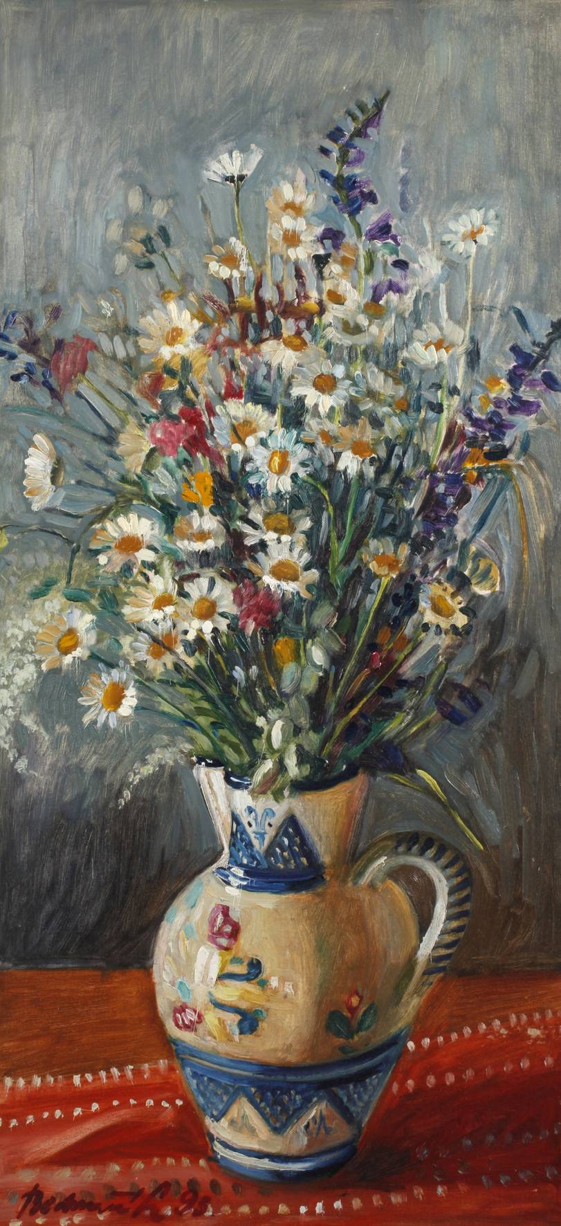 Wiesenblumen im Keramikkrug