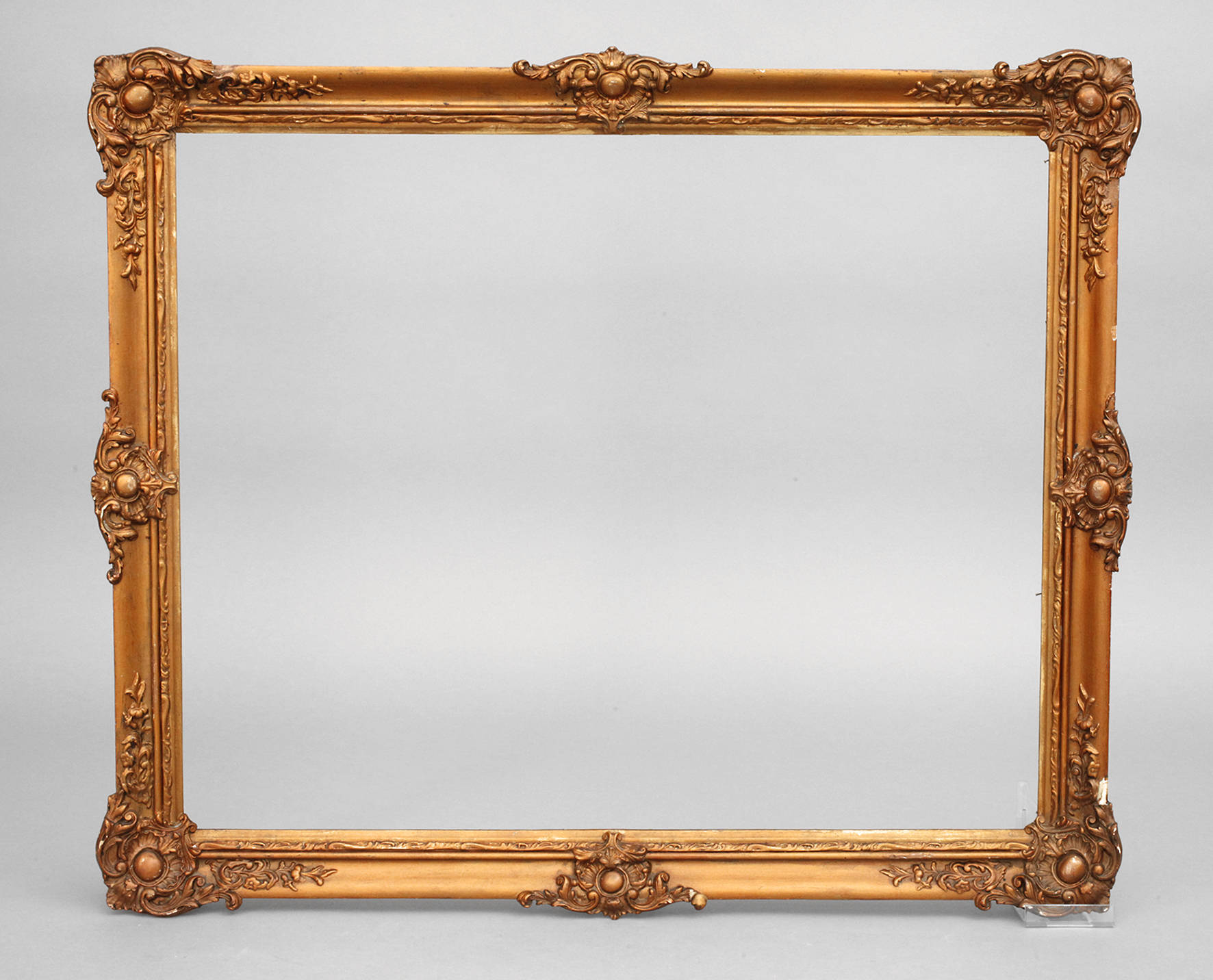 Zierlicher Gründerzeit-Goldstuckrahmen um 1870