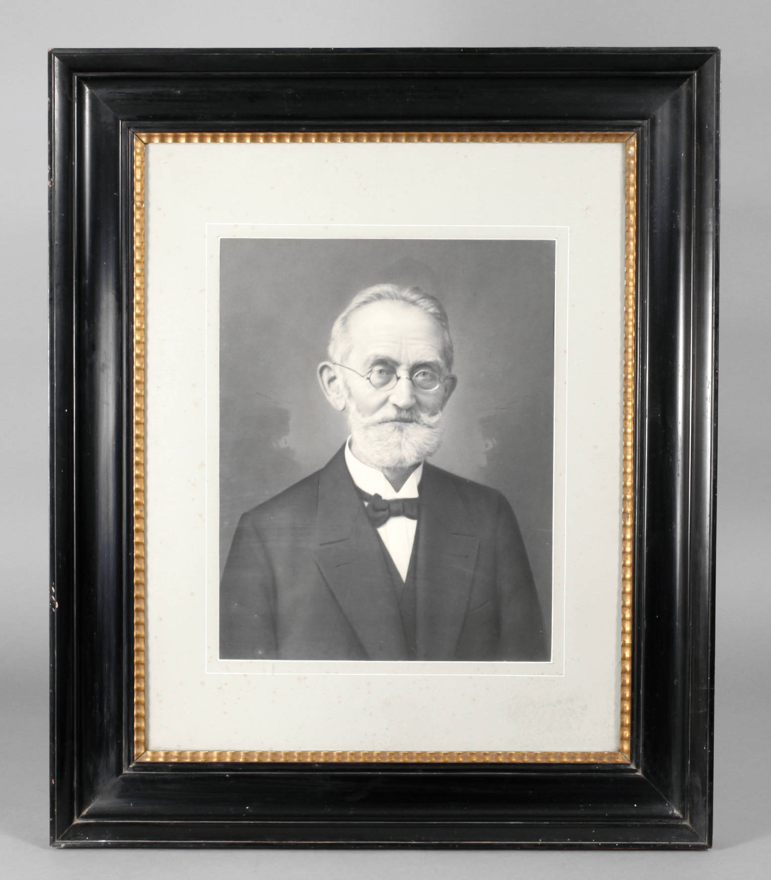 Schwarze Lackleiste um 1910