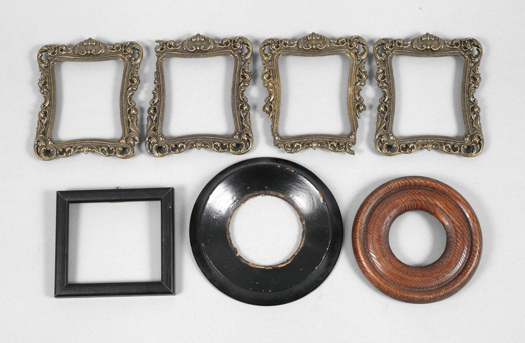 Konvolut sieben kleine Rahmen