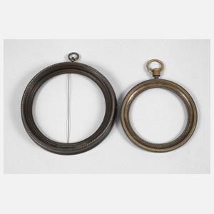 Zwei Bronzerahmen
