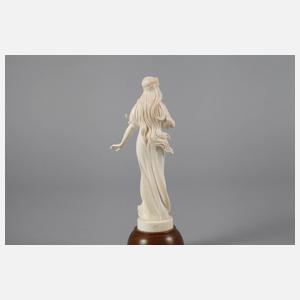 Elfenbeinschnitzerei Elfe