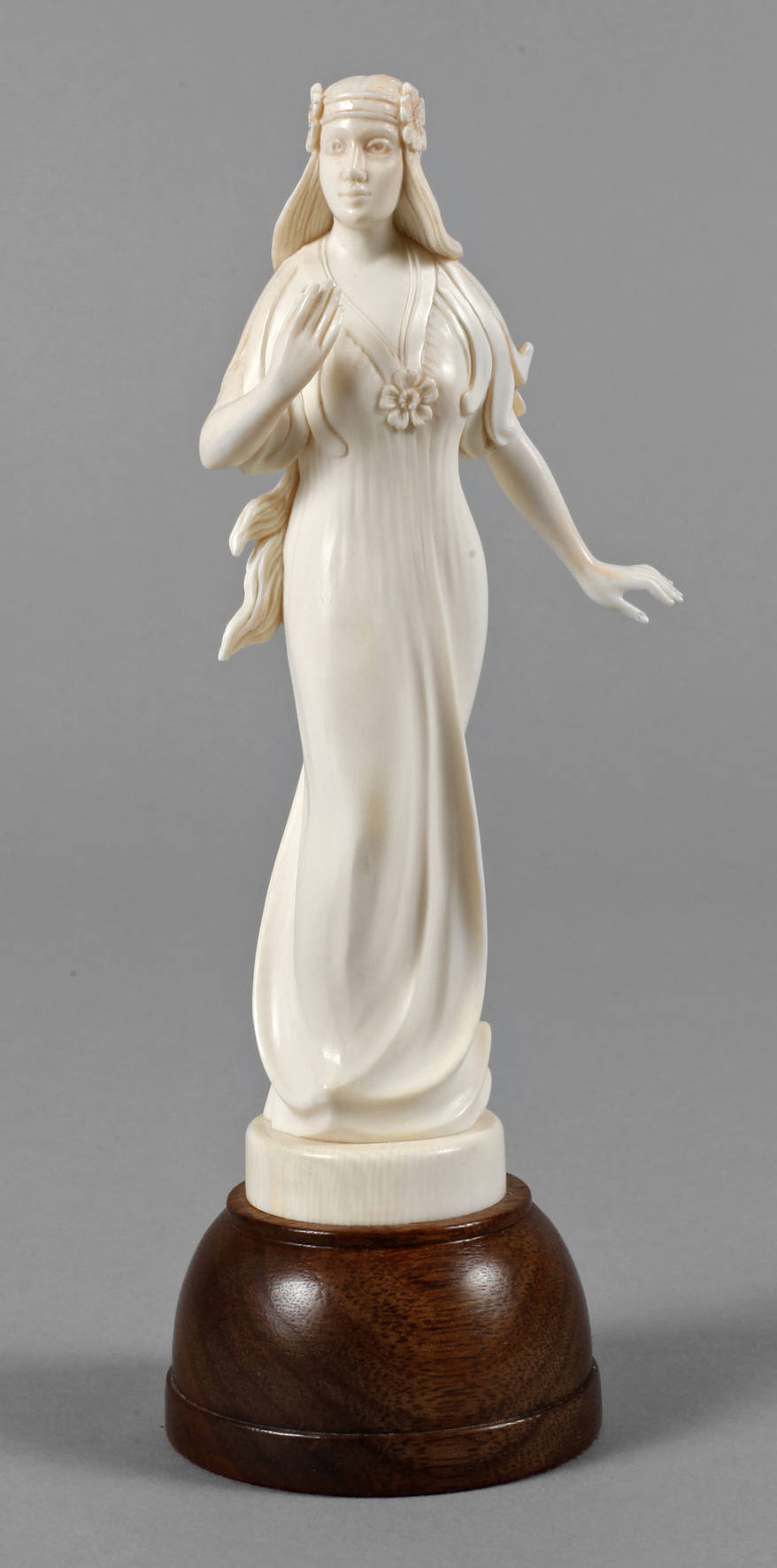 Elfenbeinschnitzerei Elfe