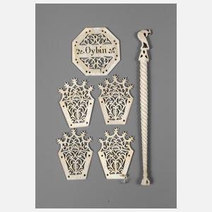 Sechs Beinschnitzereien