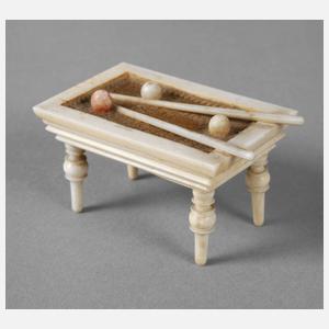 Miniaturschnitzerei Bein