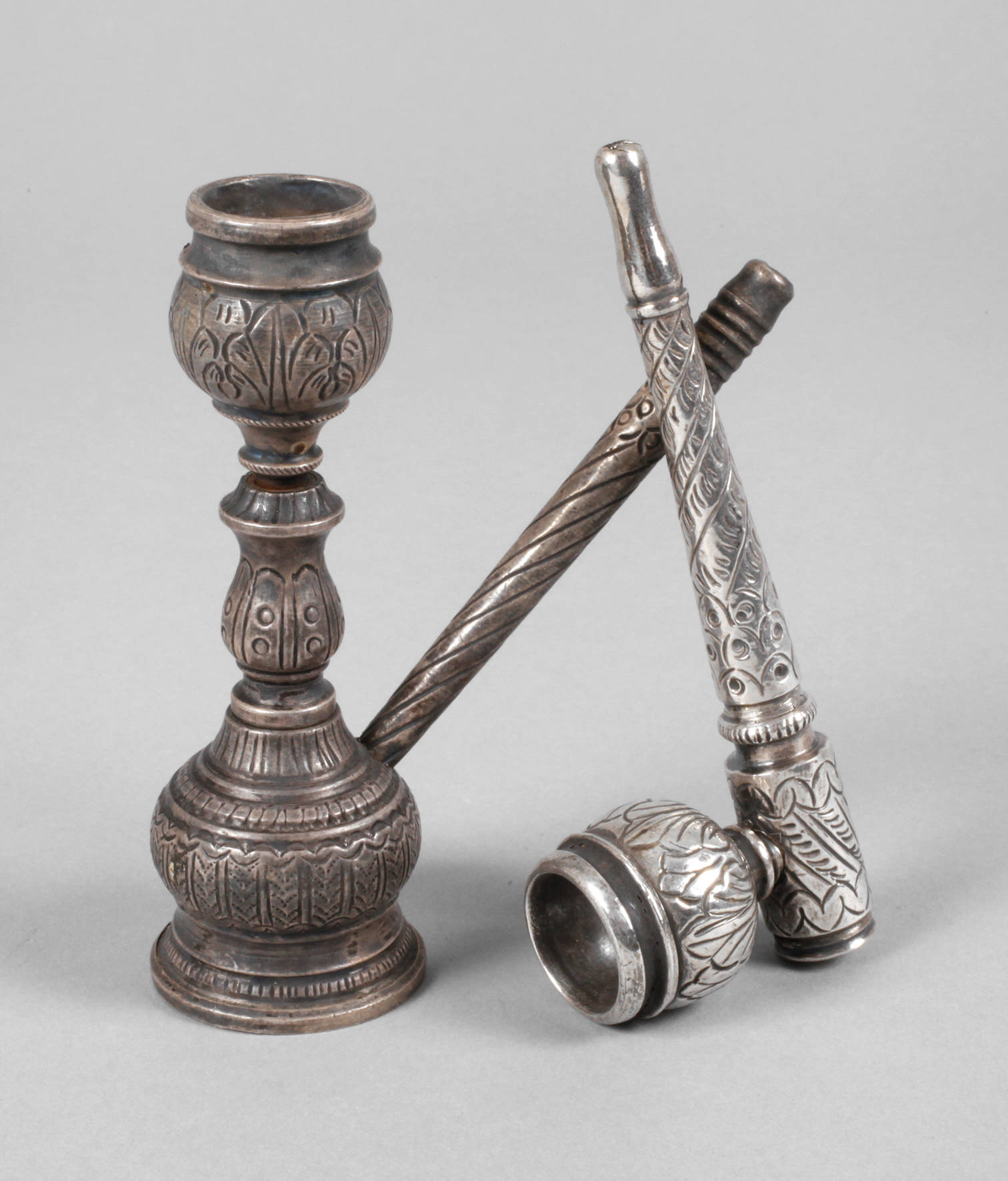 Zwei orientalische Pfeifen