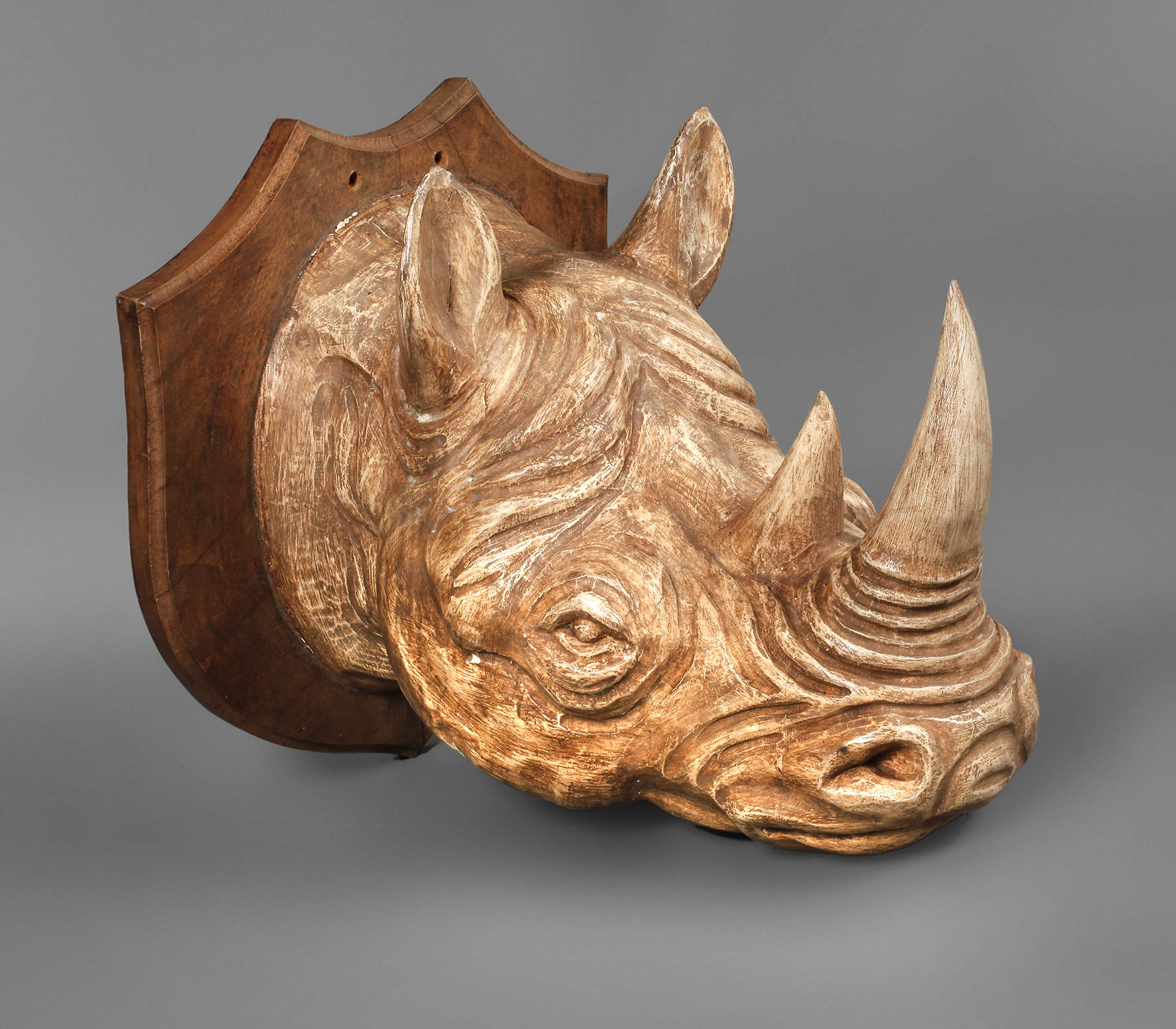 Geschnitzte Jagdtrophäe