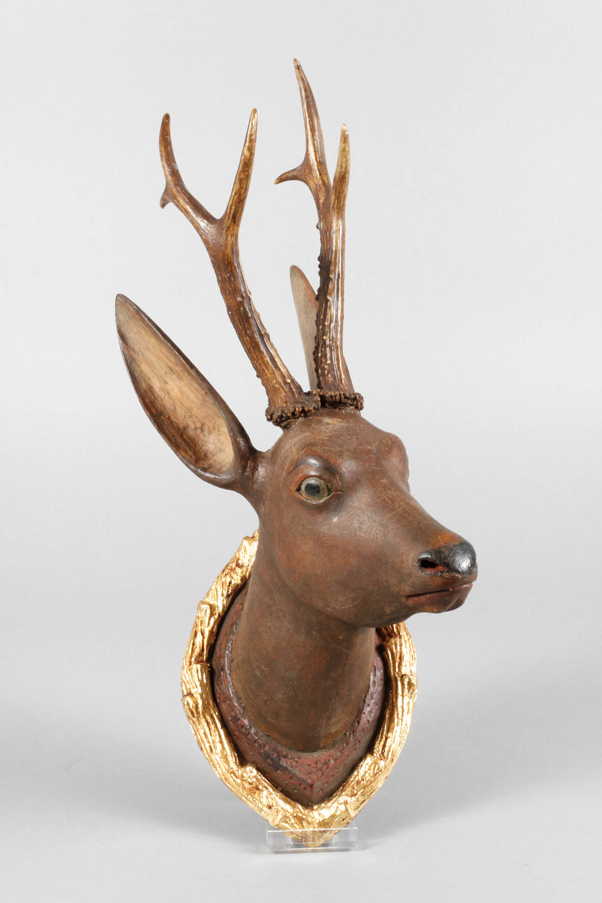 Geschnitzte Jagdtrophäe