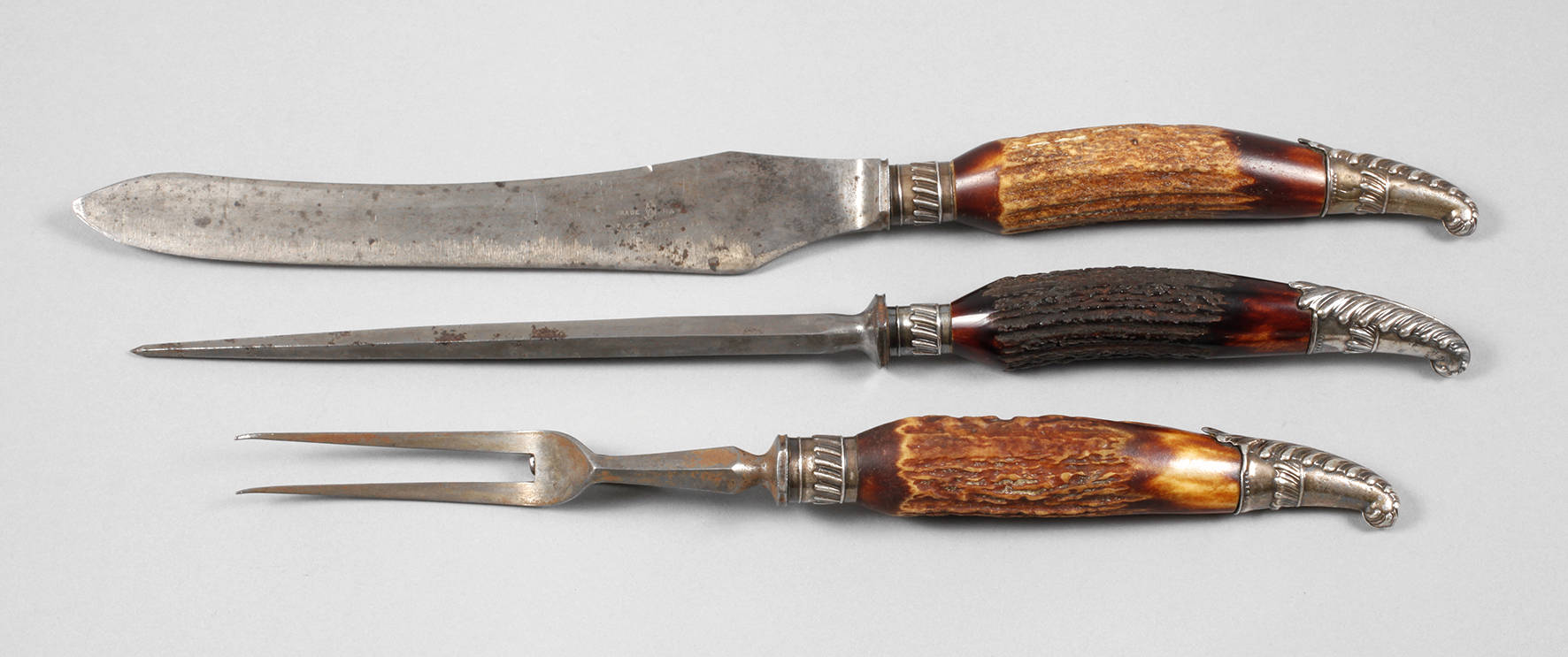 Drei jagdliche Vorleger