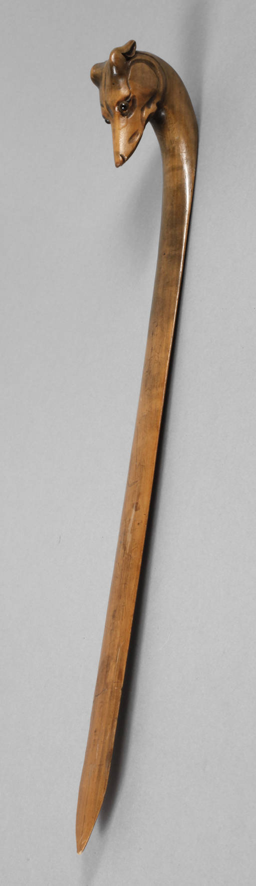 Geschnitztes Papiermesser