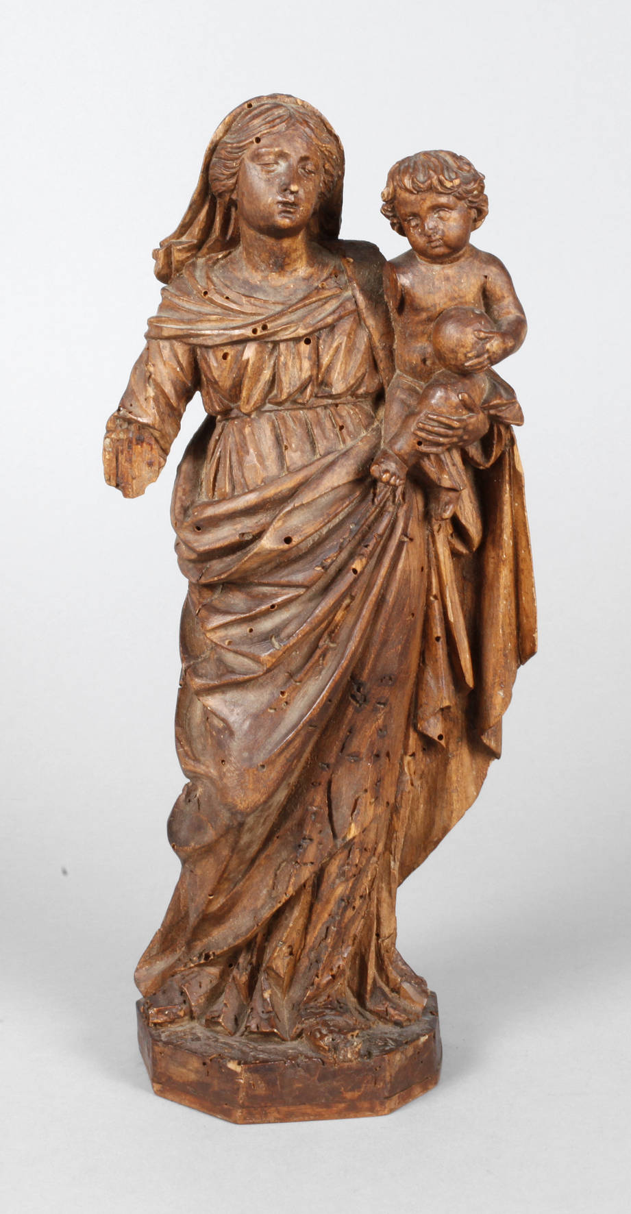 Geschnitzte Madonnenplastik