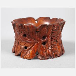 Geschnitzter Serviettenring