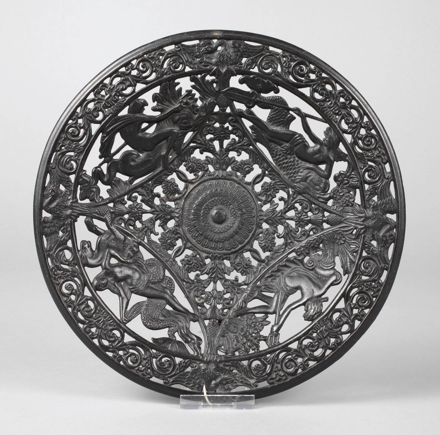 Zierteller Eisenguss