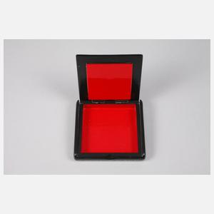 Lackdose und zwei Teile Silber-Münzschmuck