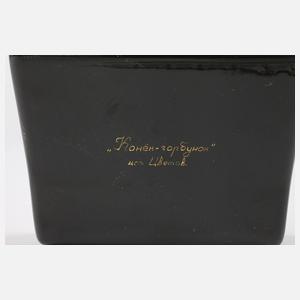 Lackdose und zwei Teile Silber-Münzschmuck