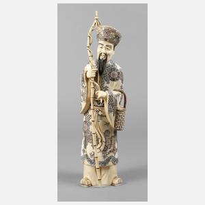 Große Beinschnitzerei