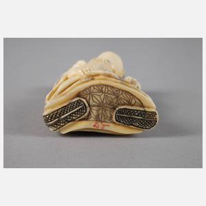 Kleine Elfenbeinschnitzerei